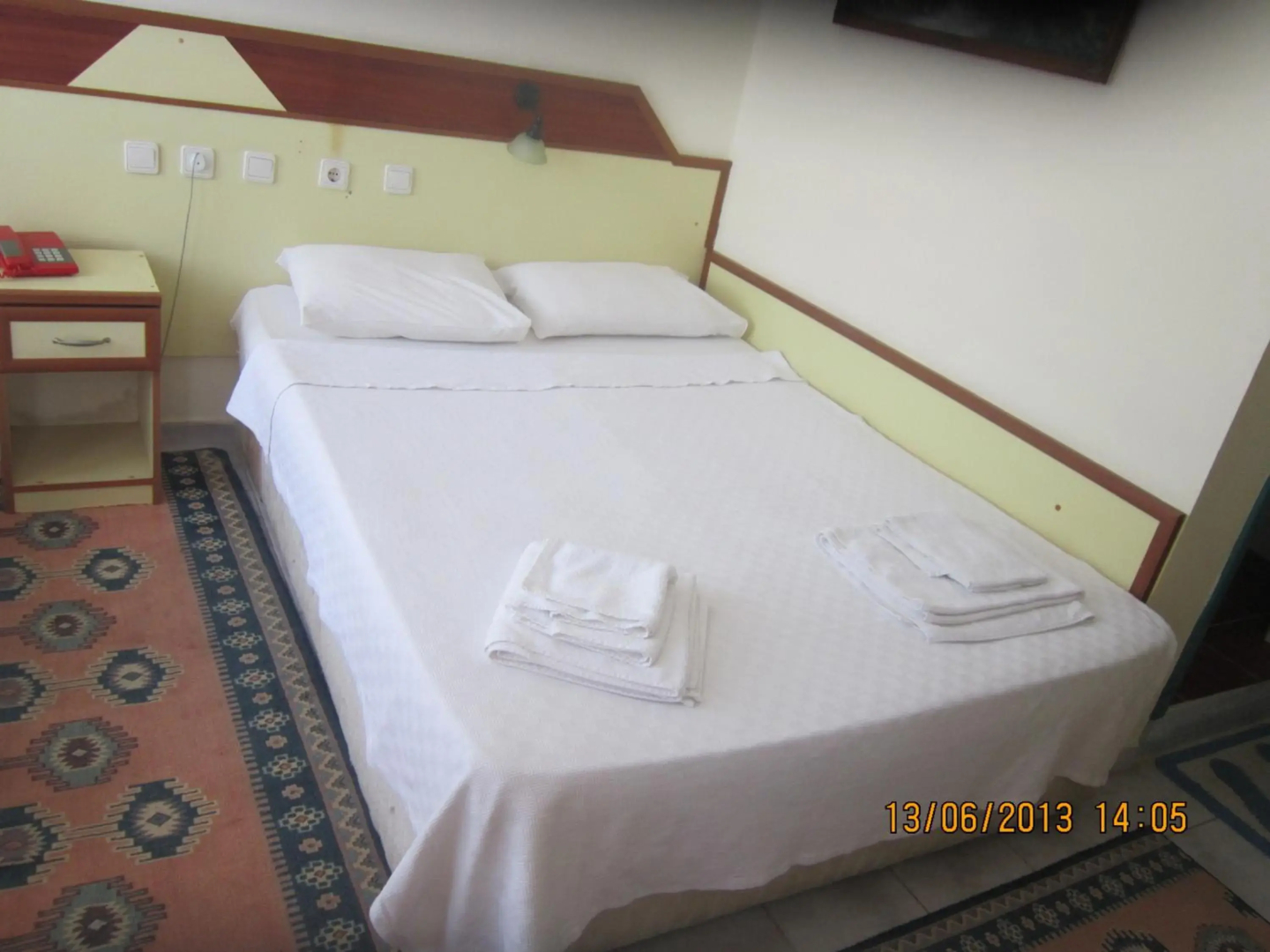 Red Rose Hotel