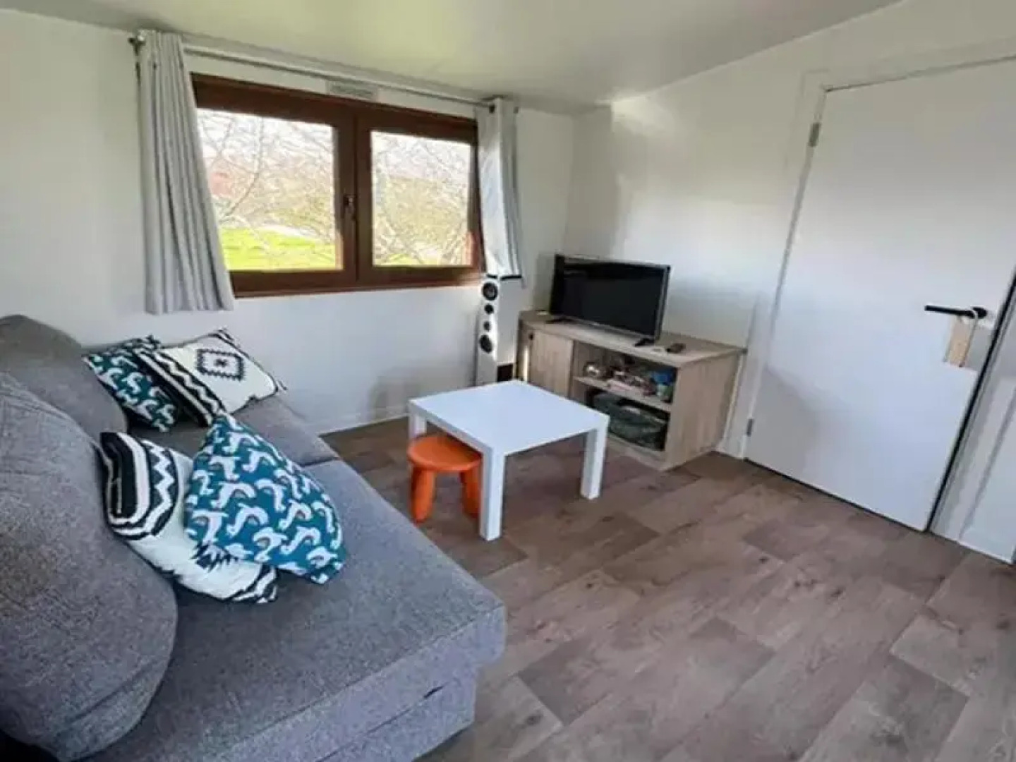 Apartamentos Via Street 3000