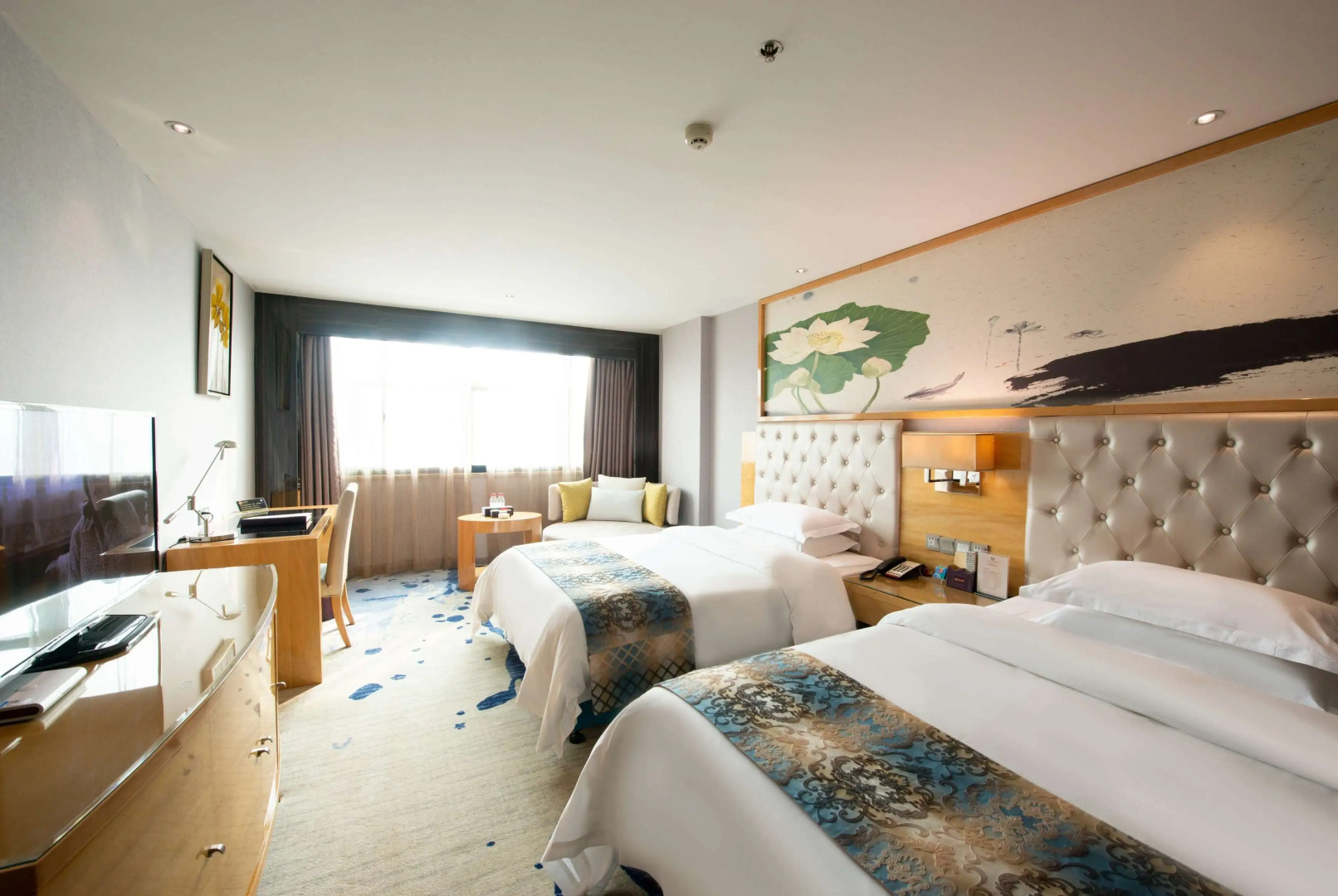 Ramada by Wyndham Encore Kaili West