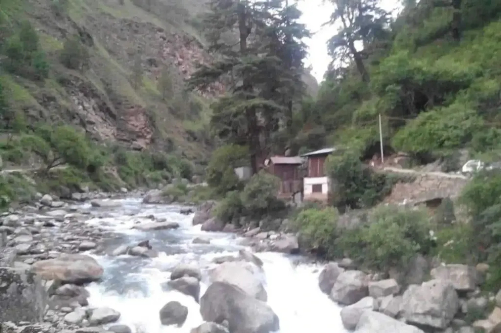 Tirthan Holidays Camp & Cottages