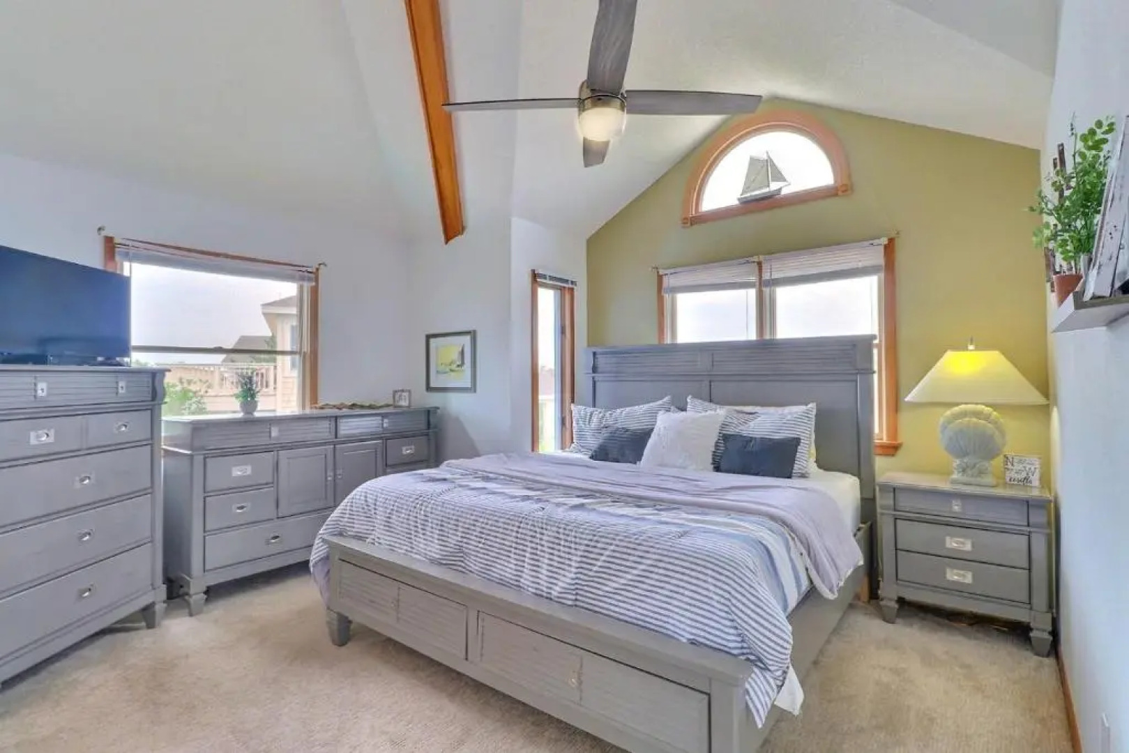 1359 Happy Ours 3 Min Walk to Beach