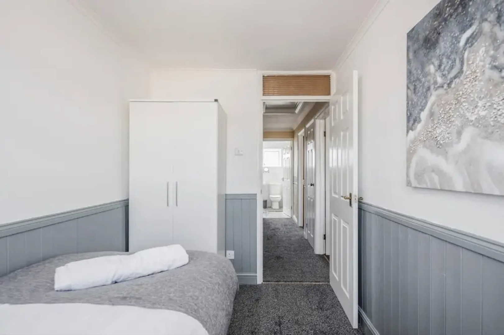 Cosy 3 Bedroom Home With Wifi, Parking & Garden