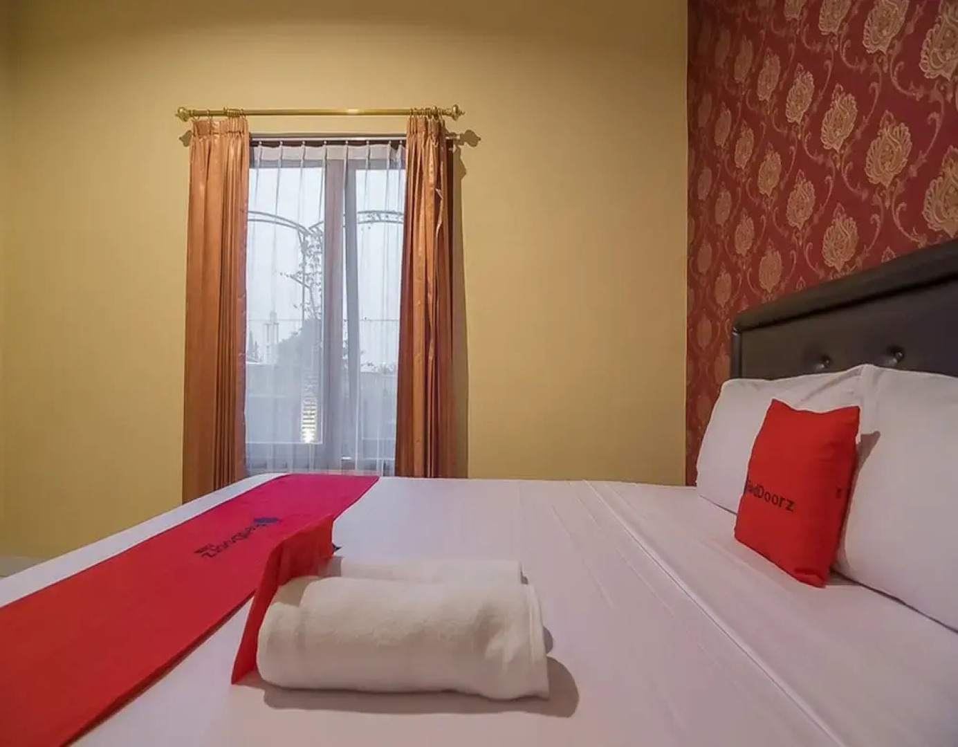 RedDoorz near Desa Wisata Kasongan