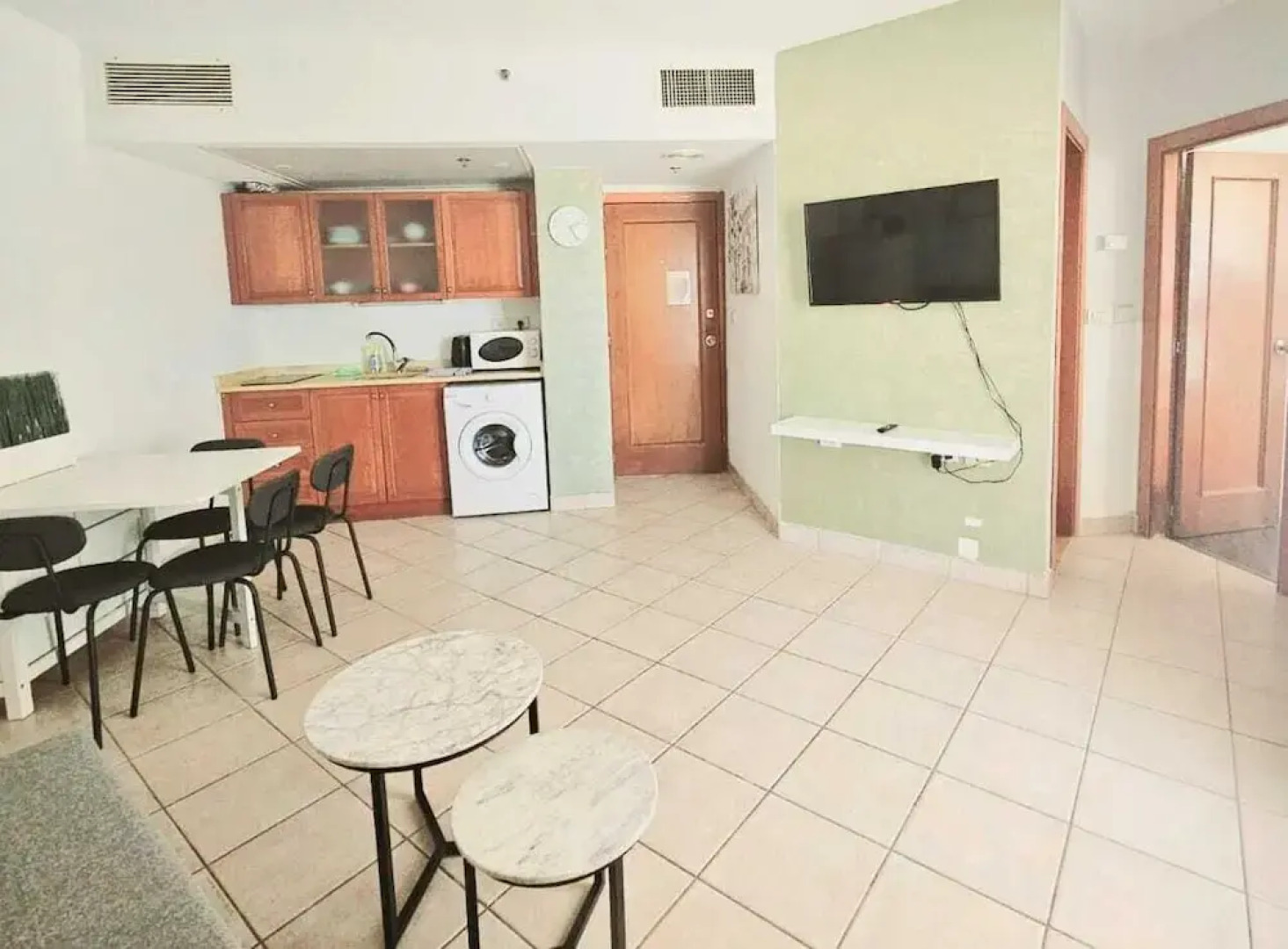 SHaYaSH apartments Leonardo Bat-Yam