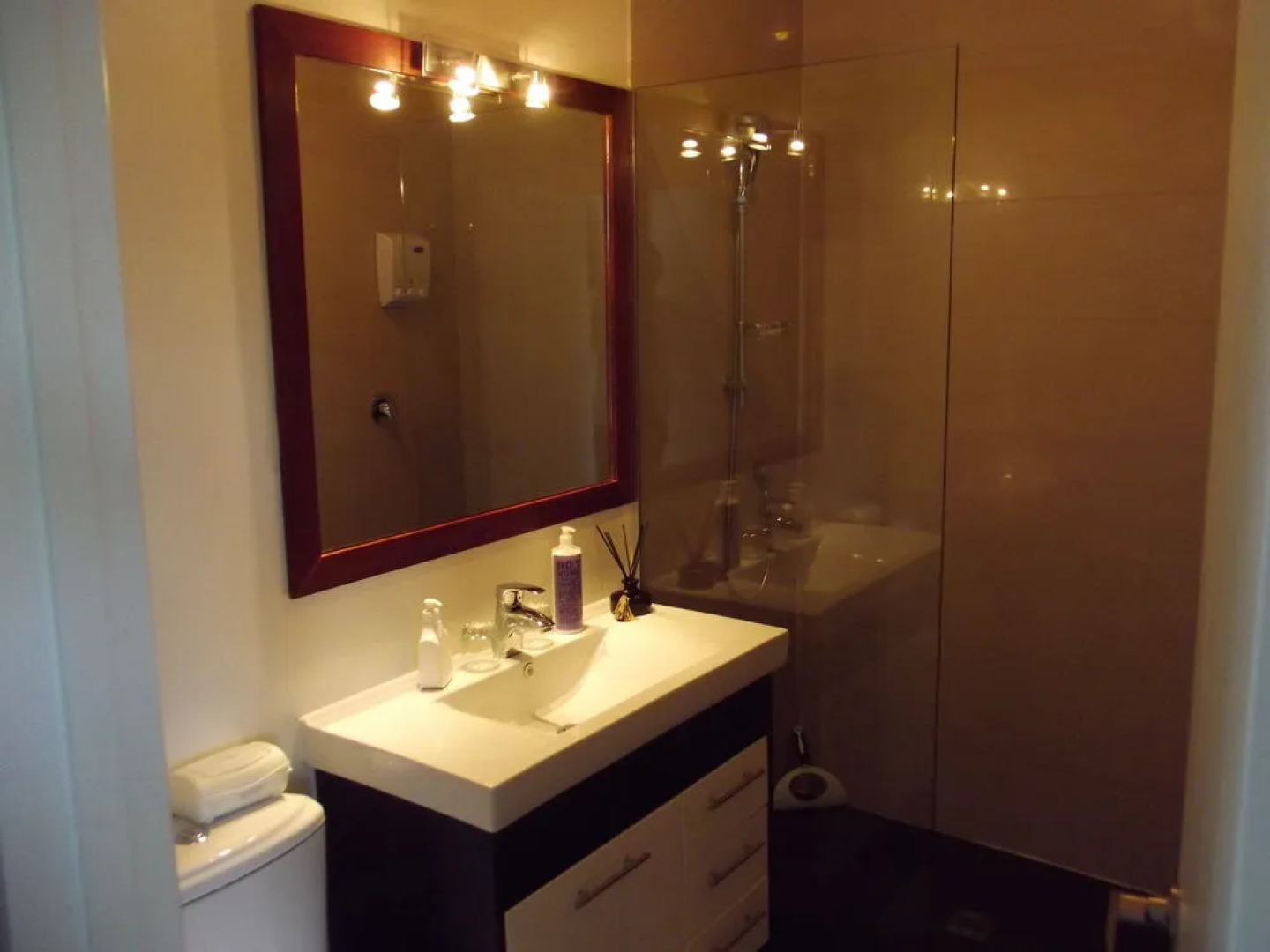 Longhouse Bed and Breakfast