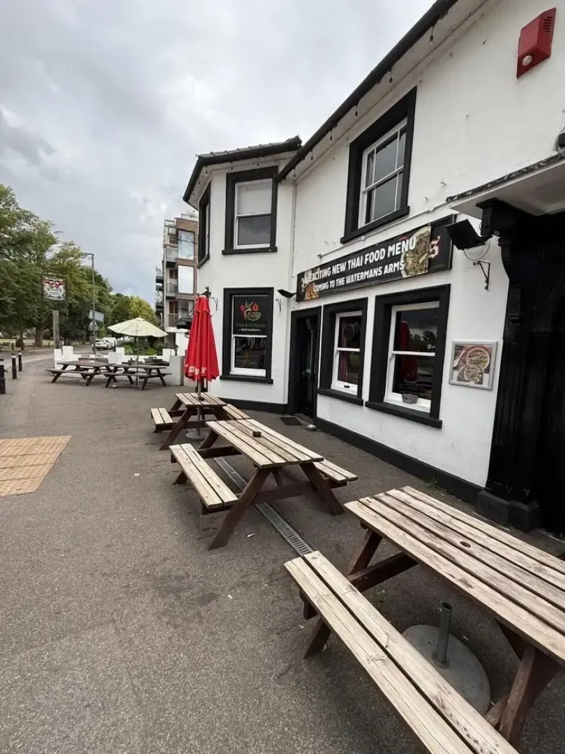 OYO The Watermans Arms Hersham