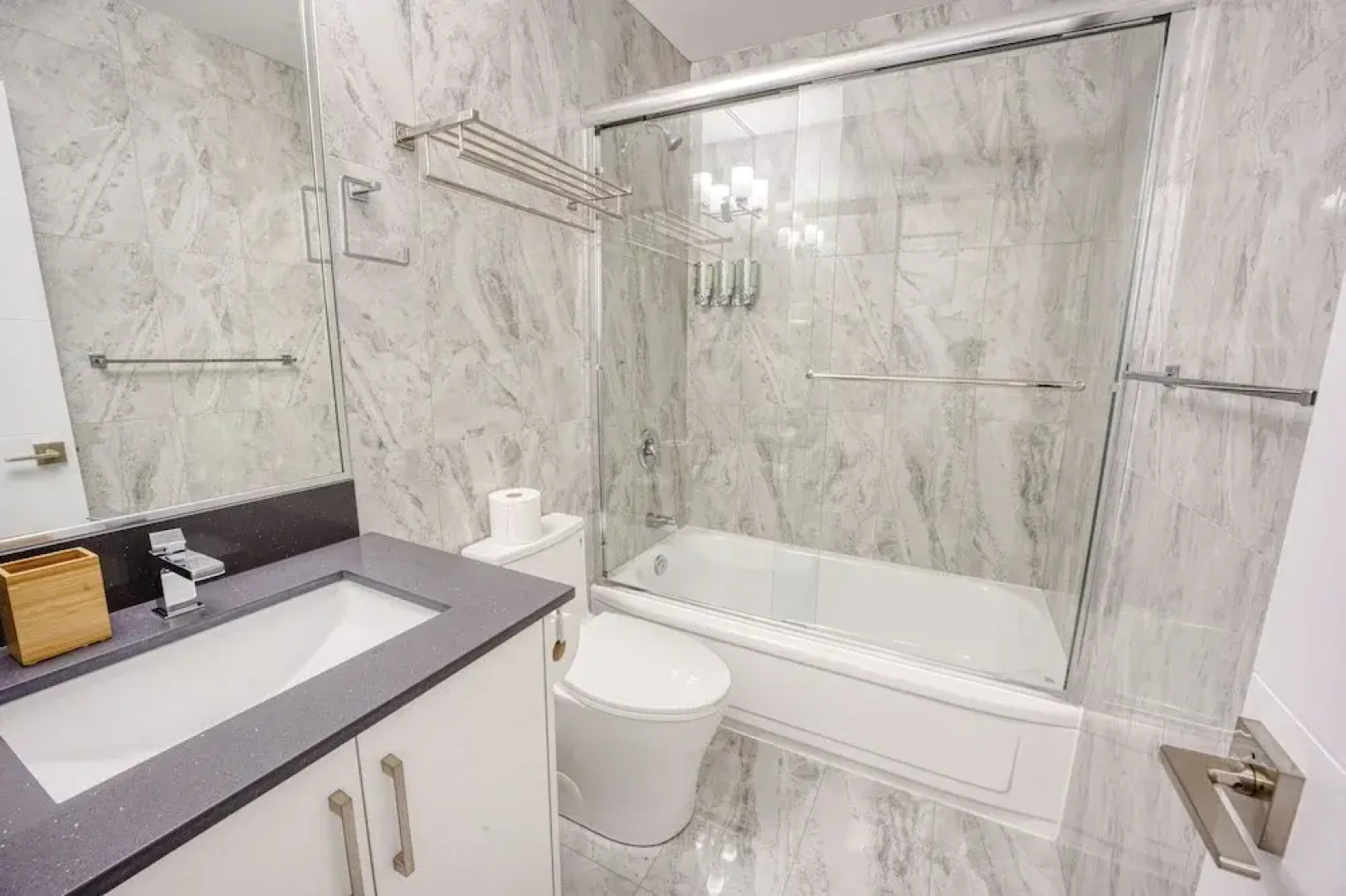 Harrison Grand Motel LTD.