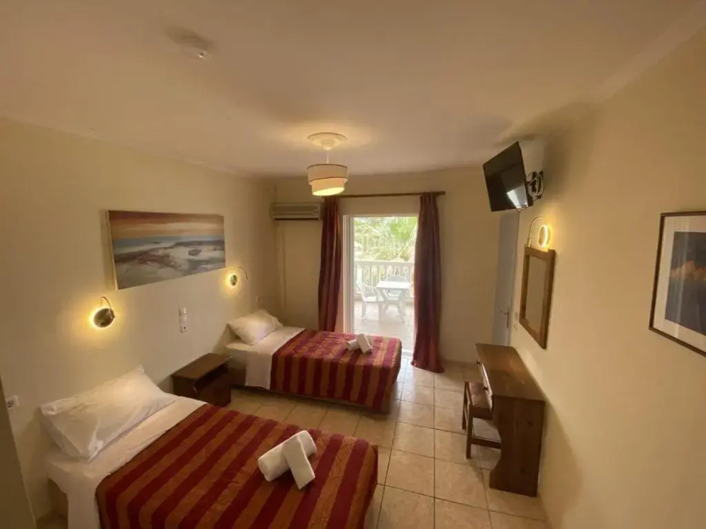 Anita And Nikos Studios Apartments