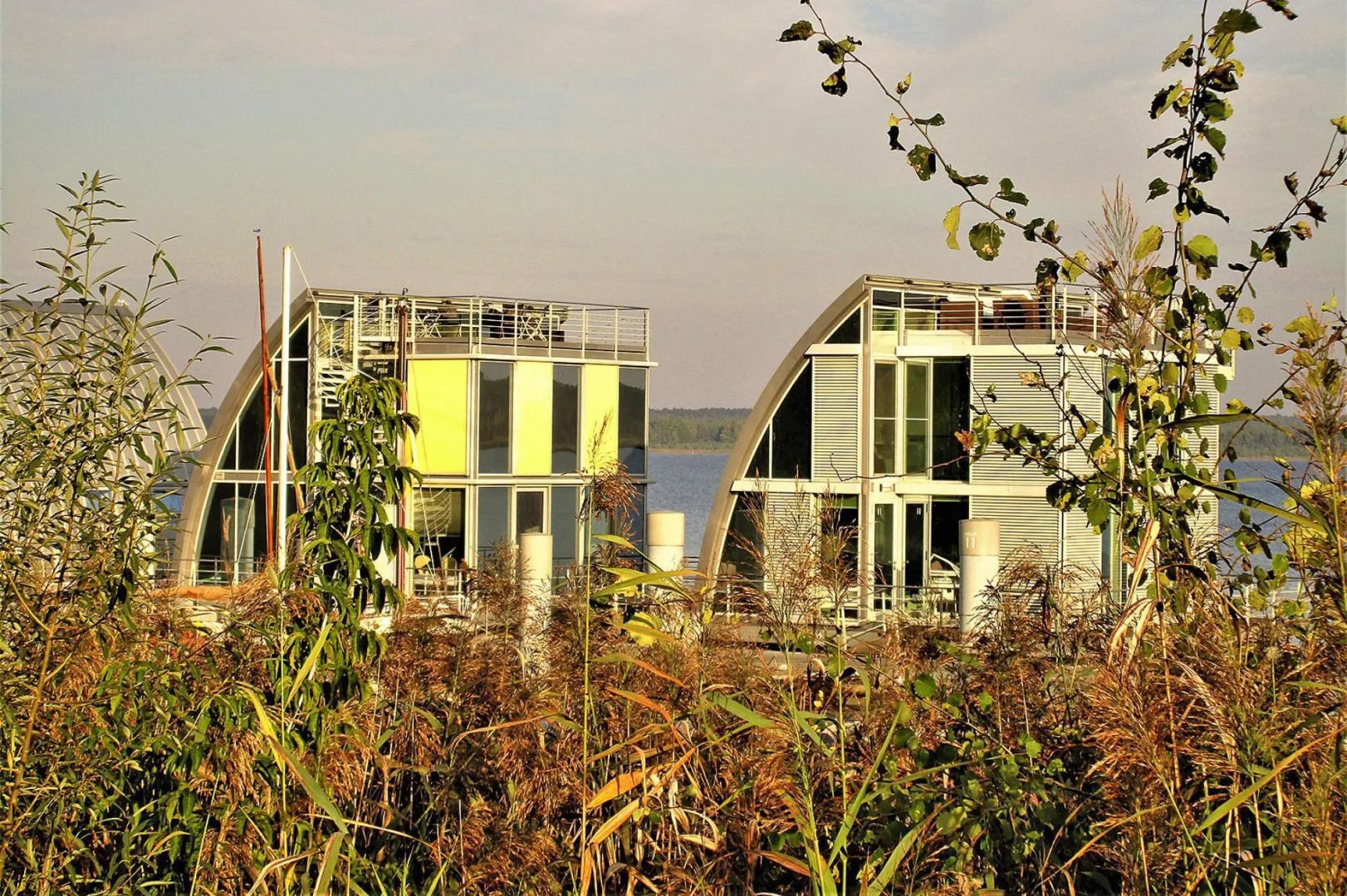 Apartment in a floating house on the Geierswalder See
