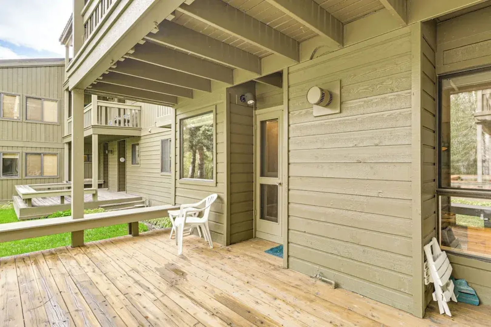 Walk to Sun Valley Village: Condo w/ Deck!
