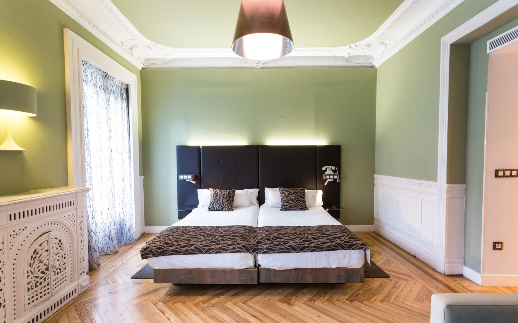 Petit Palace Lealtad Plaza