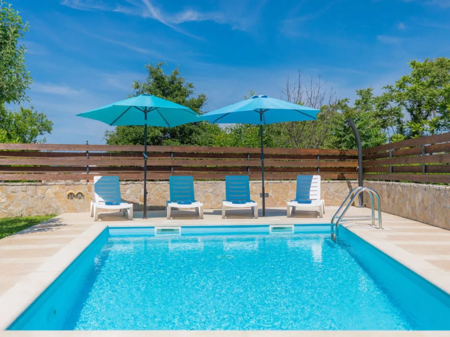 Holiday Home Nikolina (ROJ412)