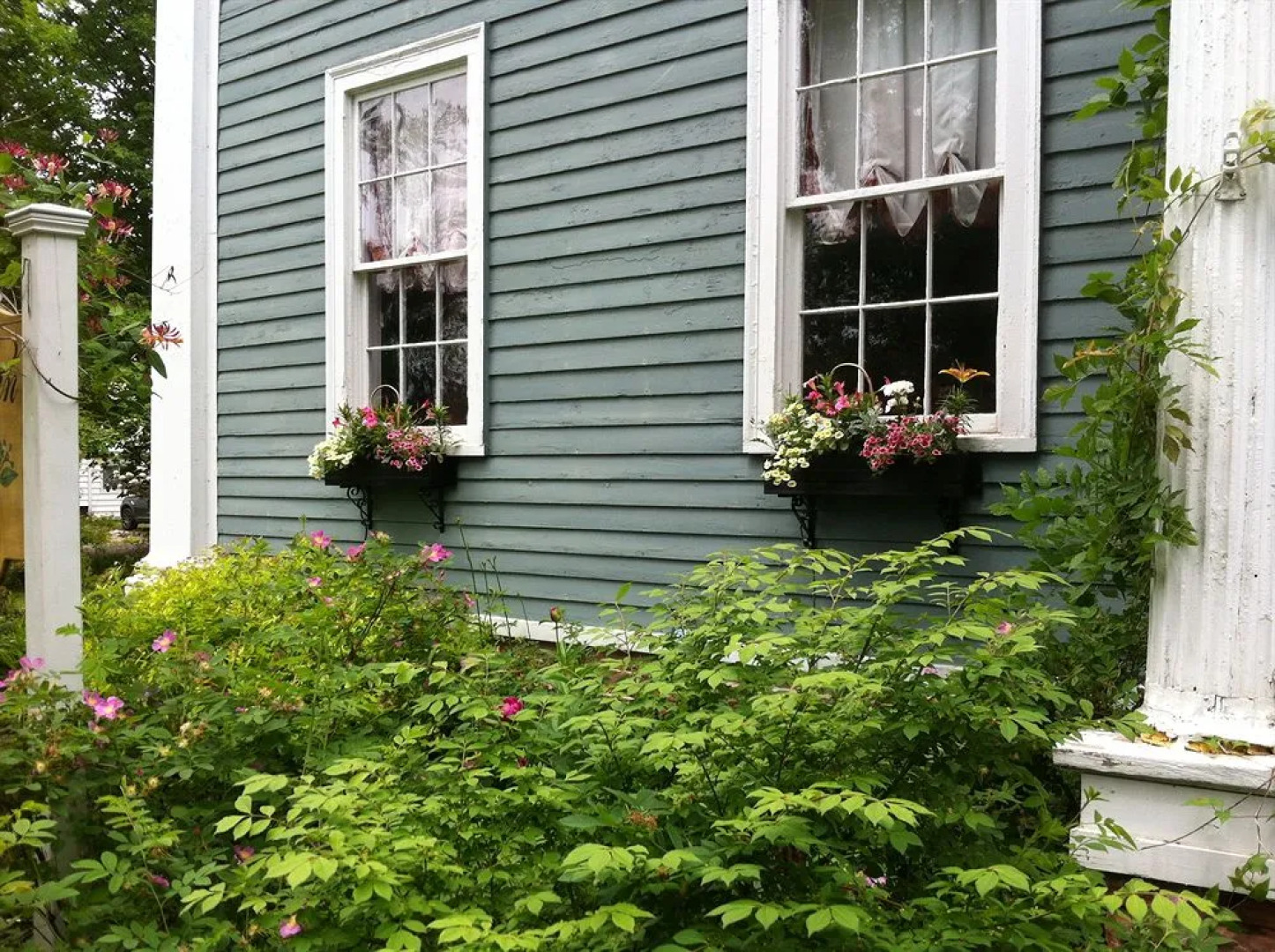 Brambles Inn & Gardens