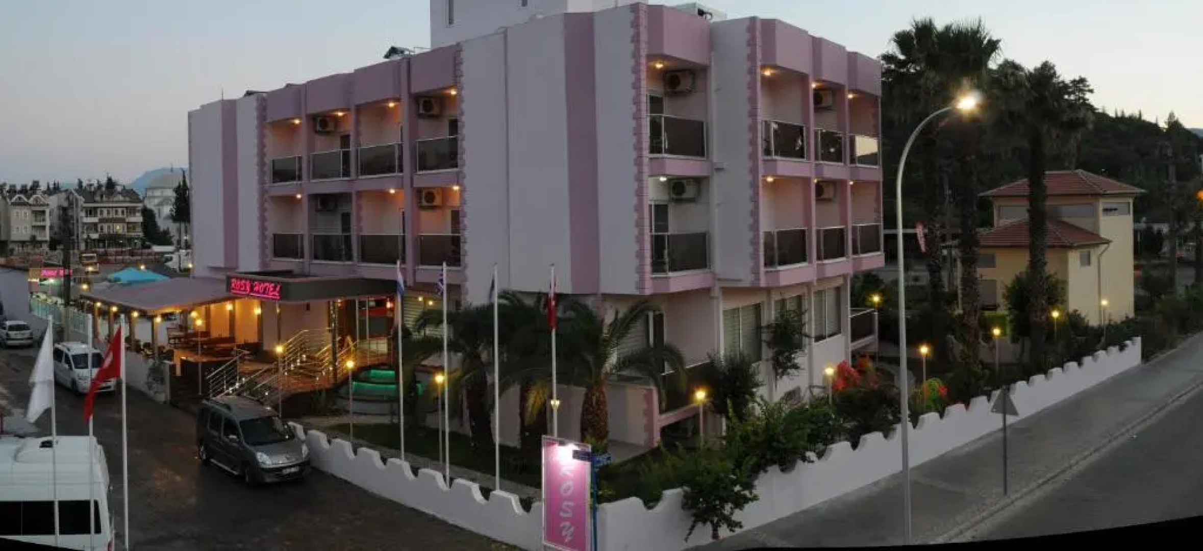 Rosy Hotel