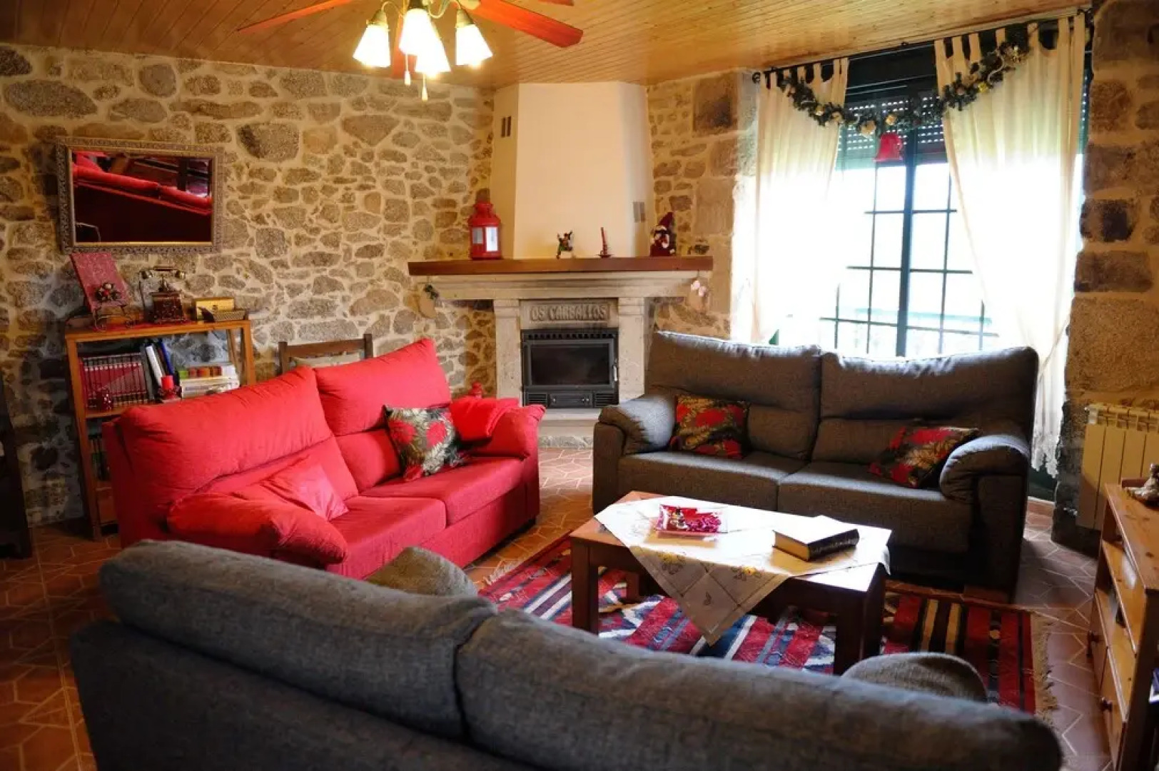 Casa Rural Os Carballos