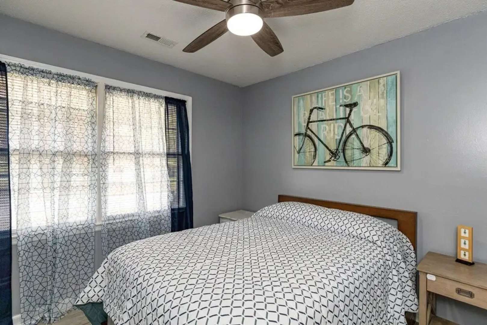 Cozy 3BR Home Patio Grill Free Parking Wi-fi