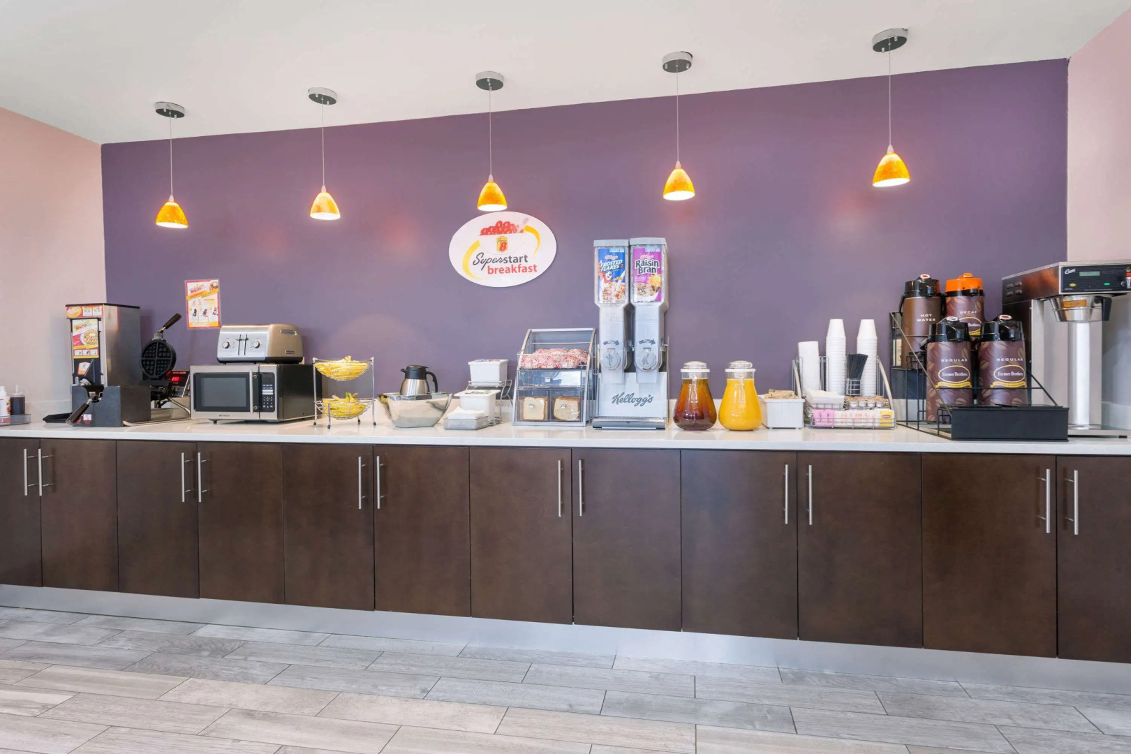 Super 8 by Wyndham Locust Grove