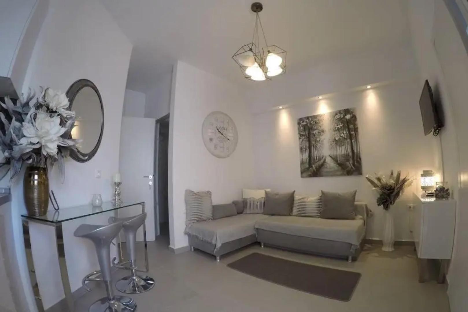 Polychrono New 2 Bedroom Apt. Just By The Sea!