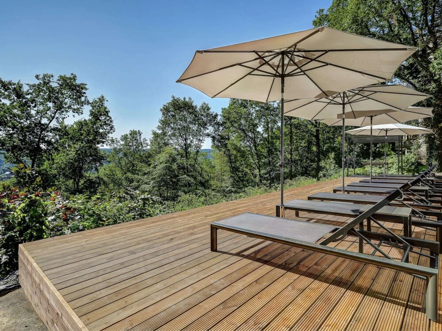 Affluent Holiday Home in Spa with Hot Tub, Garden, Sauna