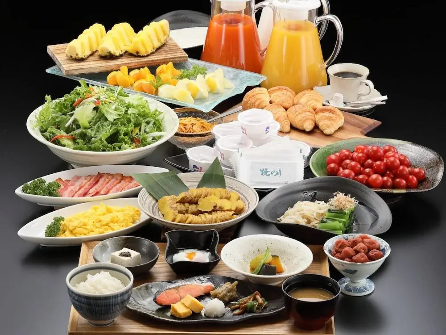 PLAZA EAST CABIN - Caters to men