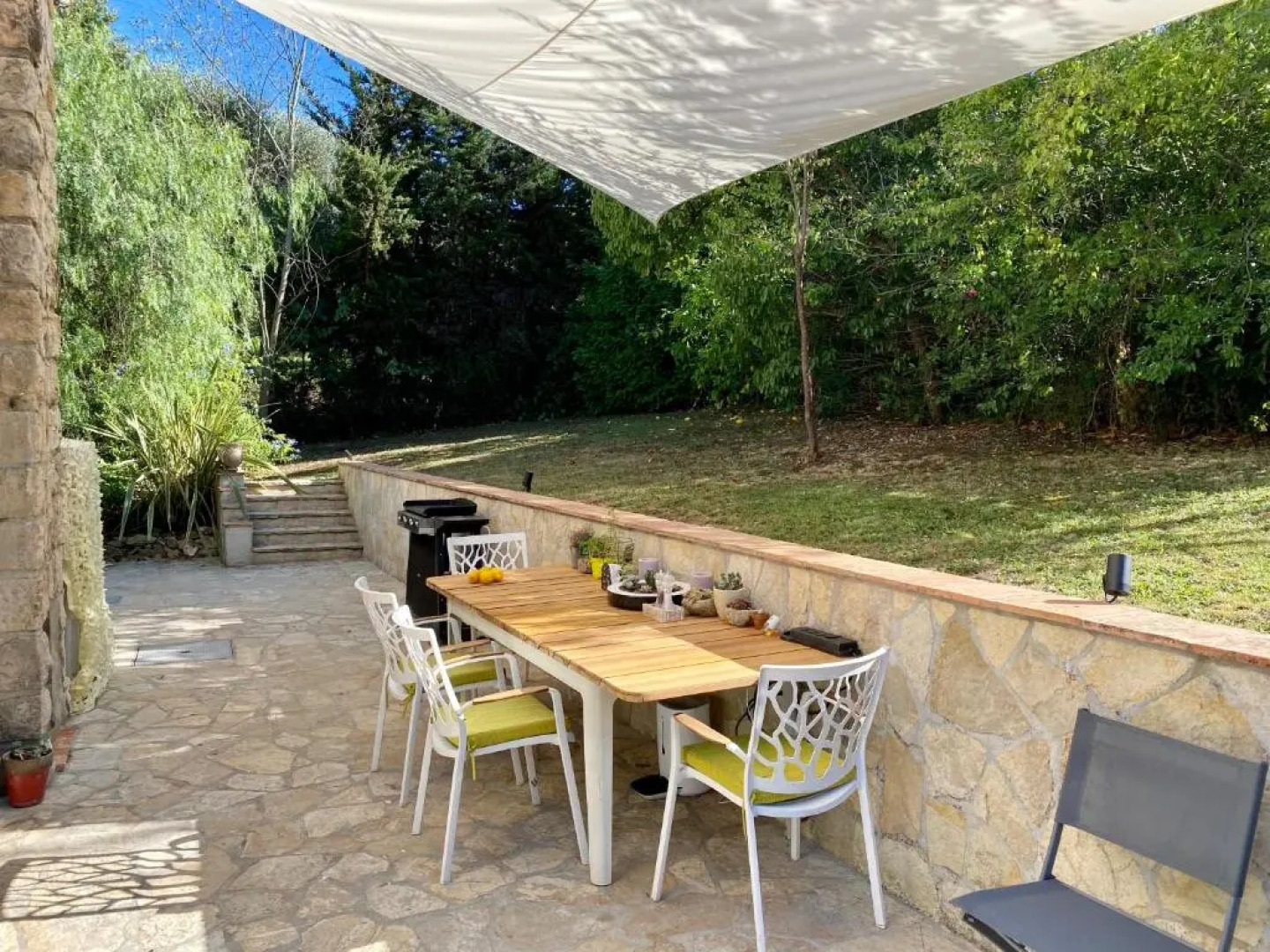 Private & comfortable stone villa with pool