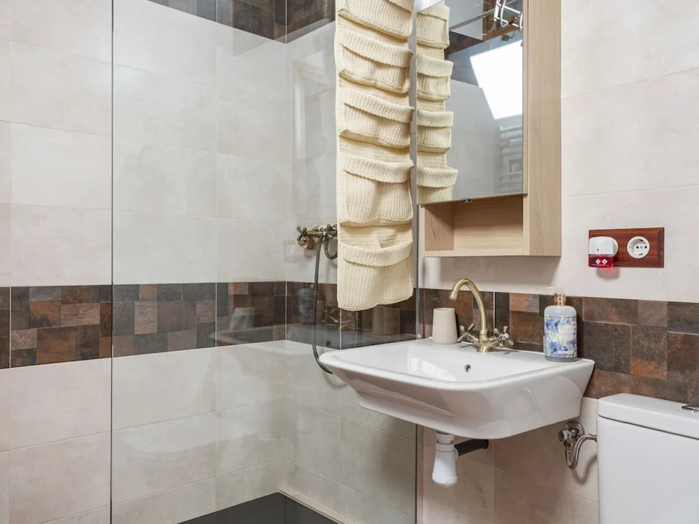 Captivating Mansion in Planolas With Balcony