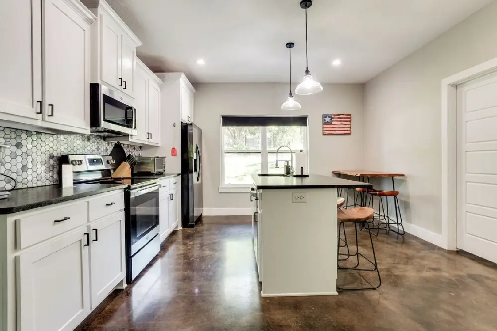 1 Mi to Boating & Beaches: Lake Texoma Getaway