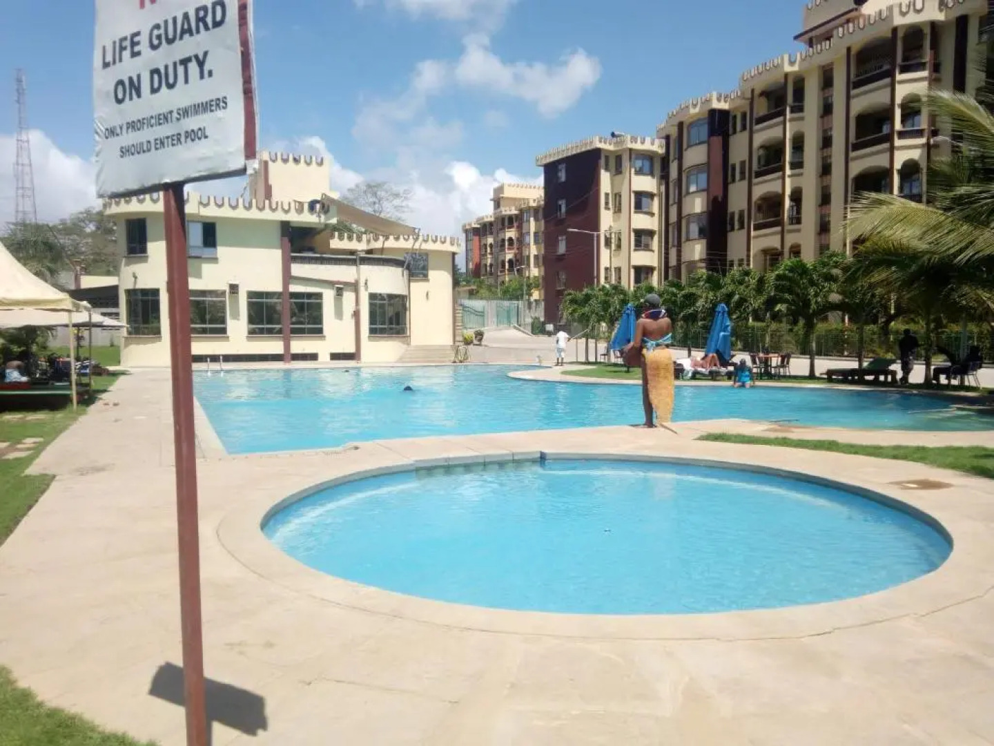 Sunset Apartments S6