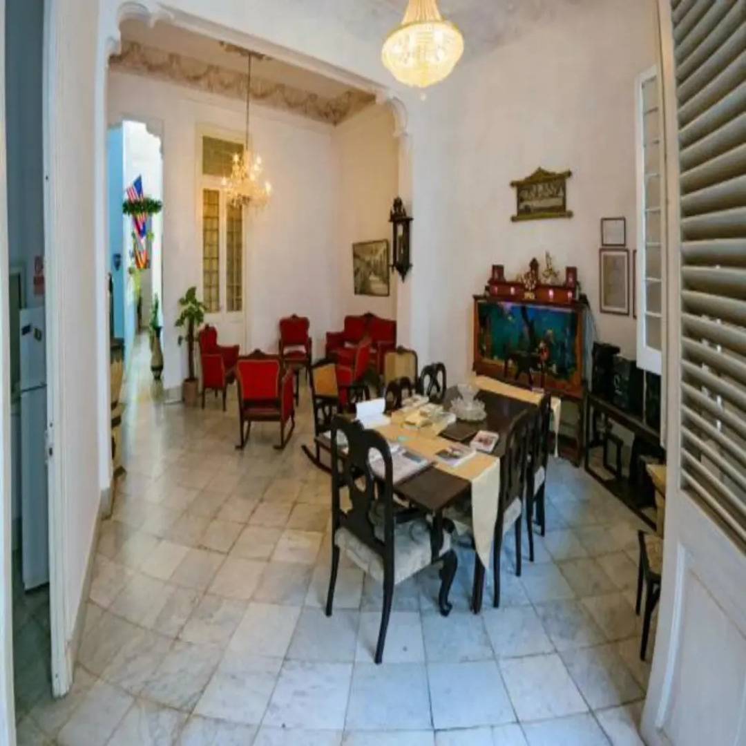 Casa Colonial Abogados Leonardo y Angela