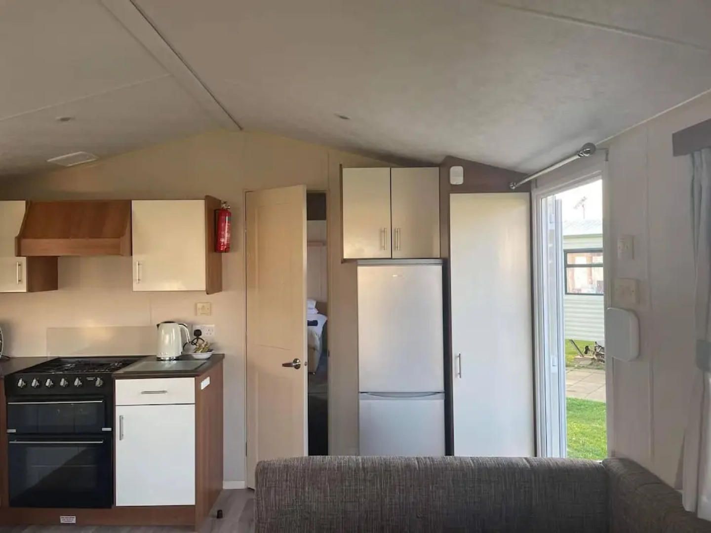 2022 Holiday Home 2 Bedroom With Decking