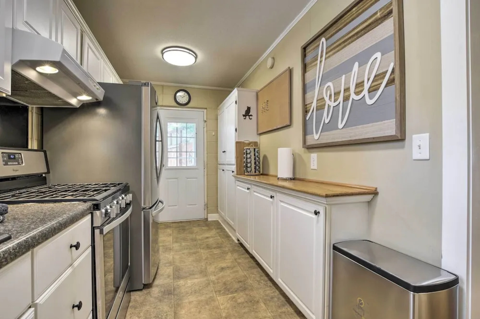 Cozy Pittsboro Escape - Hike, Dine, Explore!