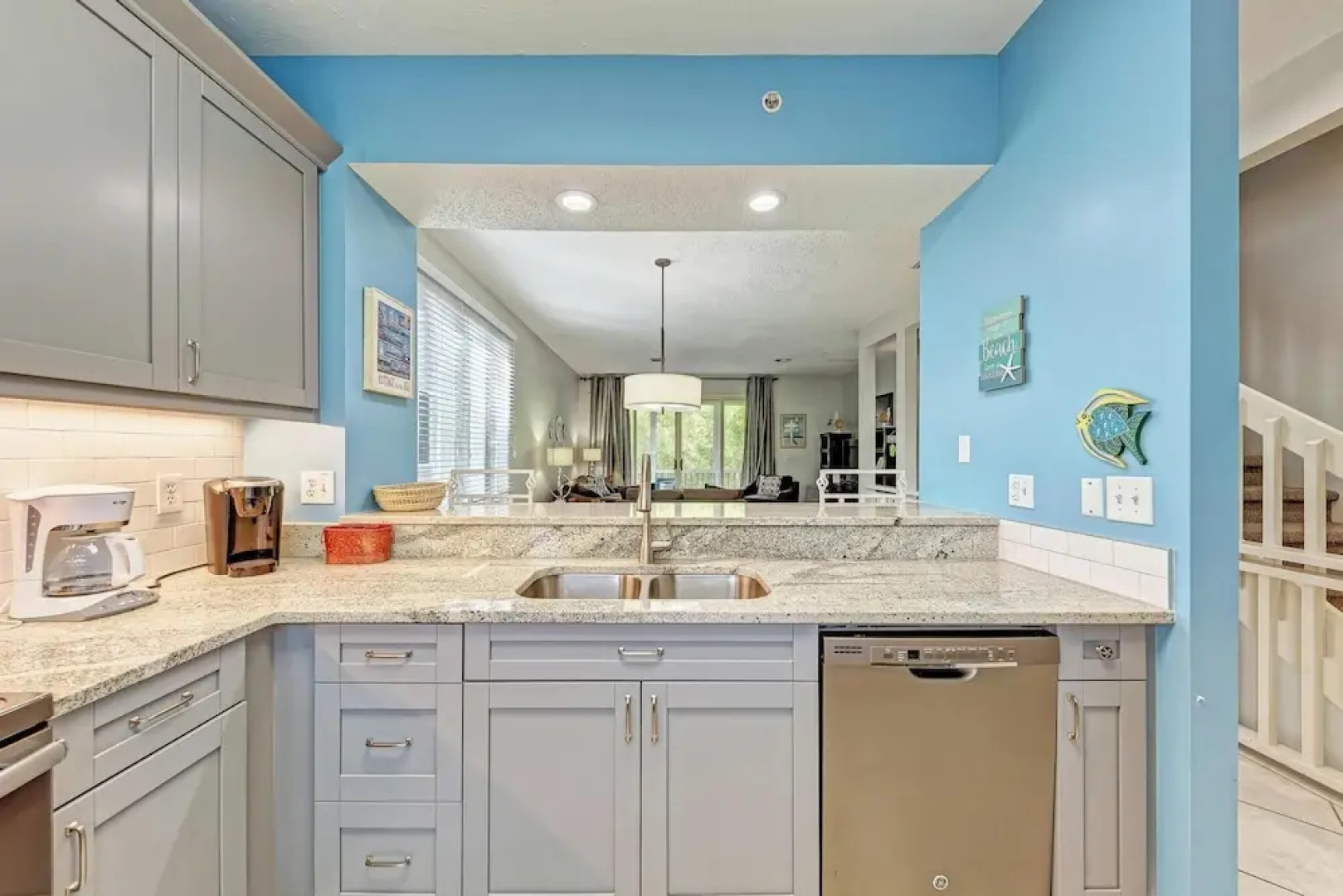 Longboat Key Cedars Beach House-pet Friendly-2 Minute To The Beach