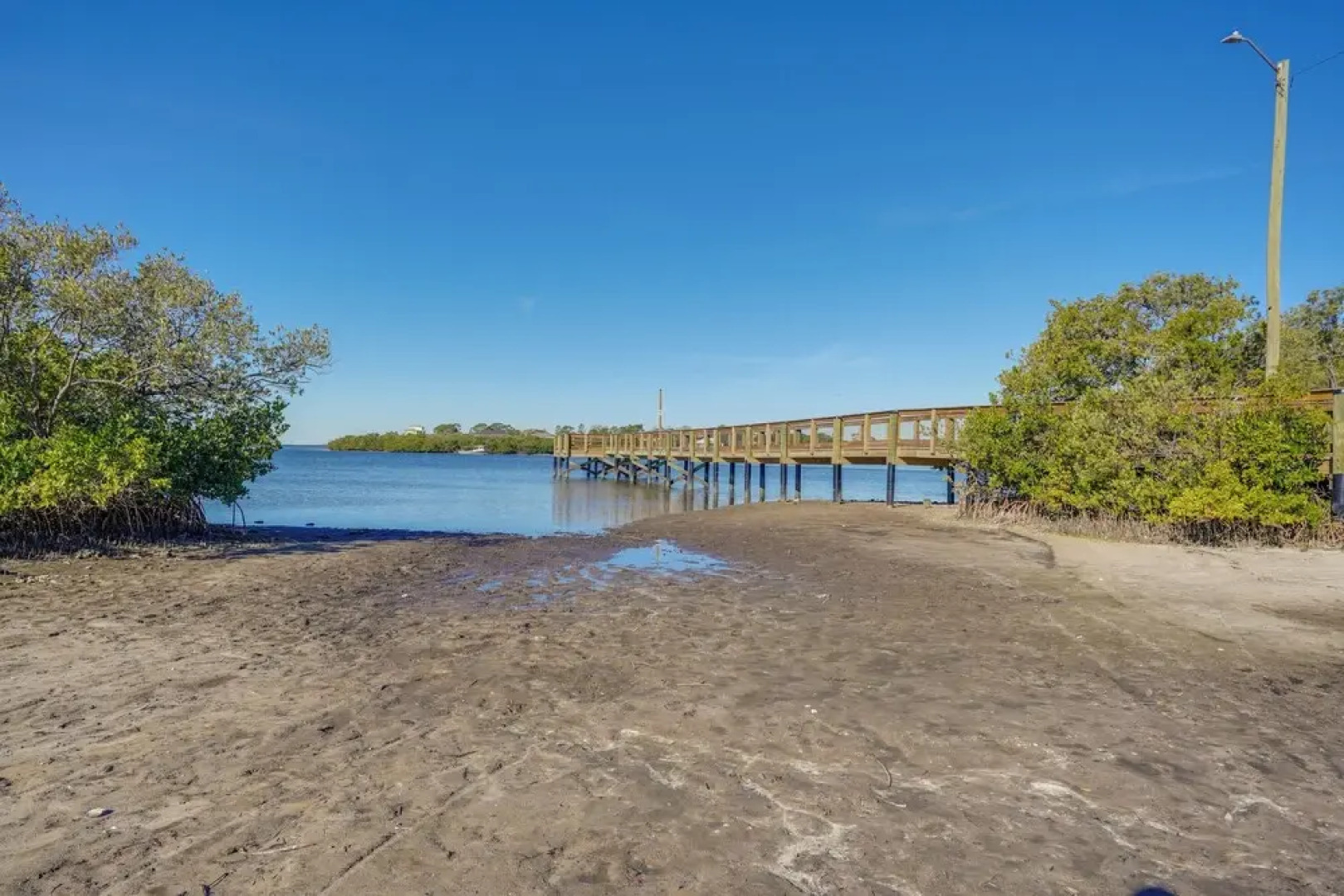 Dtwn Palm Harbor Condo: Walk to Water!