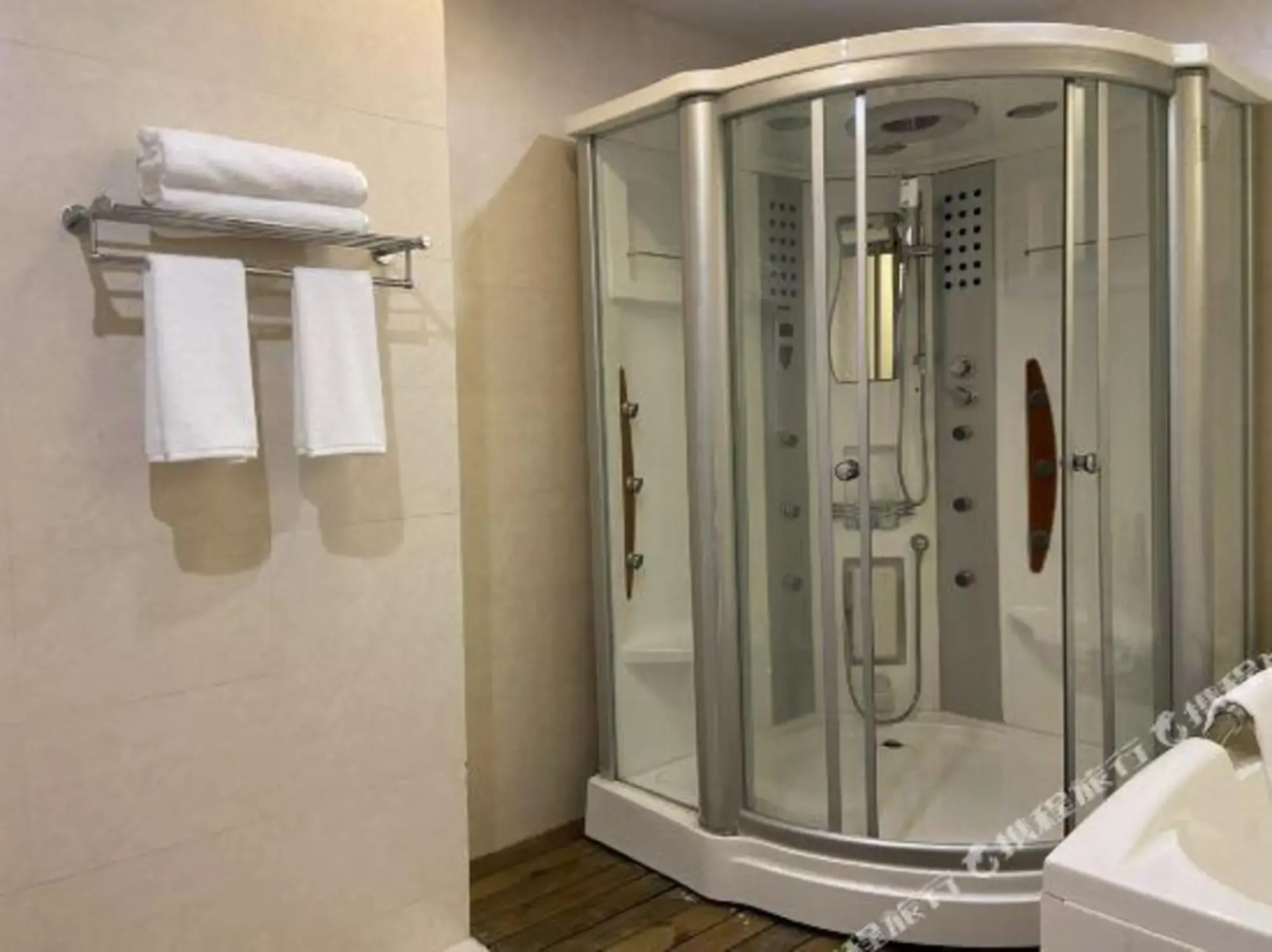 Longcheng Business Hotel
