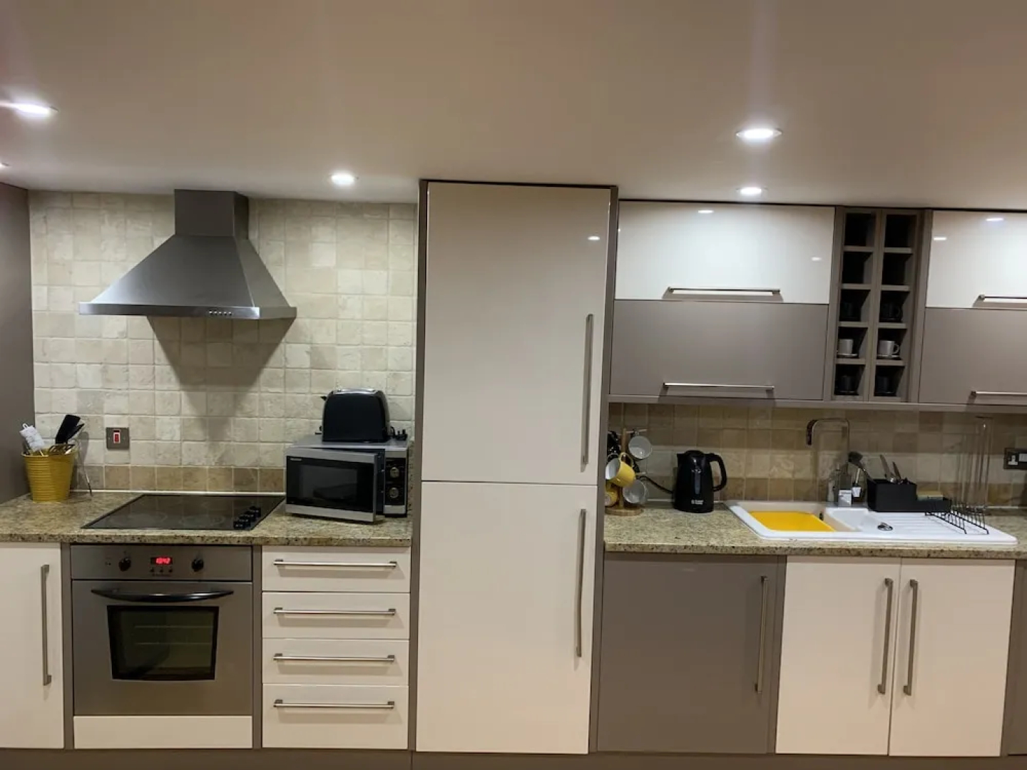 King Canute Apartment - Crown Lettings