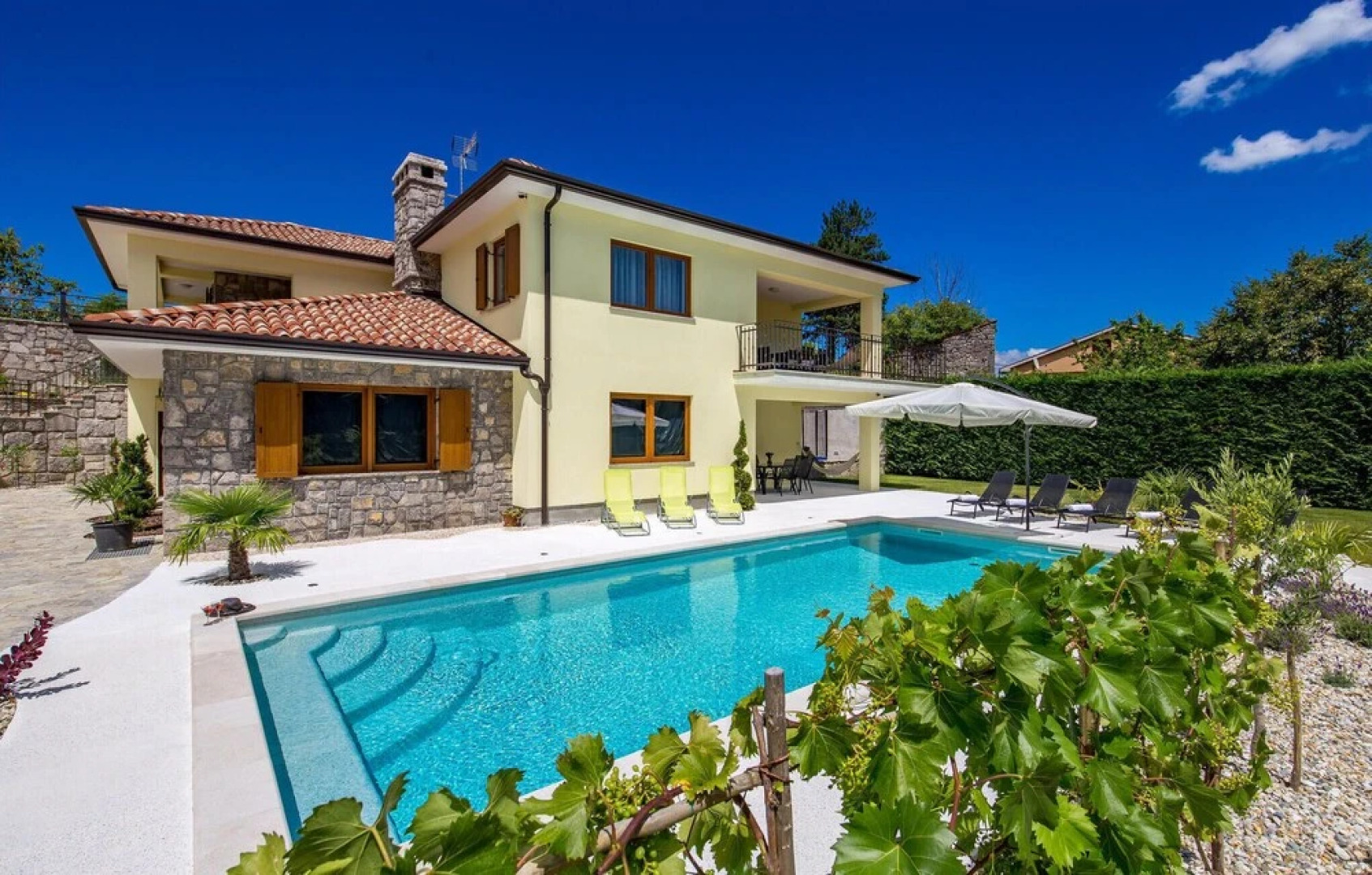 Beautiful Home in Mucici With 3 Bedrooms, Wifi and Outdoor Swimming Pool