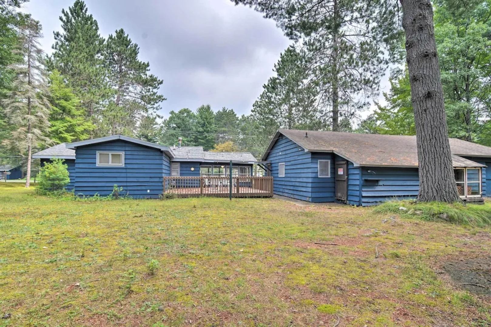 Roscommon Cabin w/ Fire Pit: Walk to Higgins Lake!