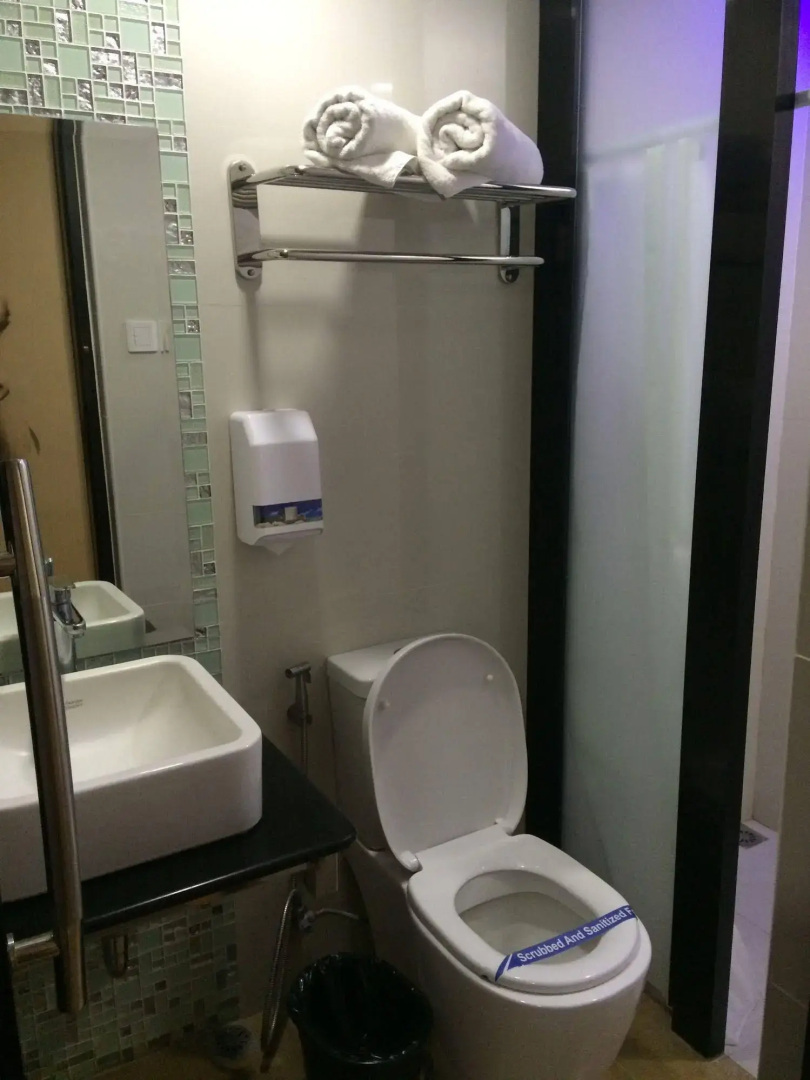 Icon Hotel Timog