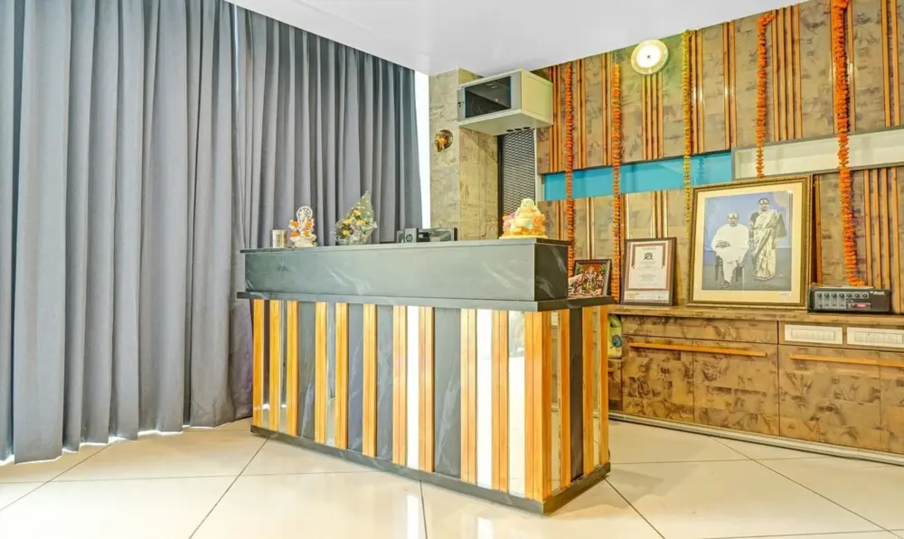 Treebo Trend S V Manor