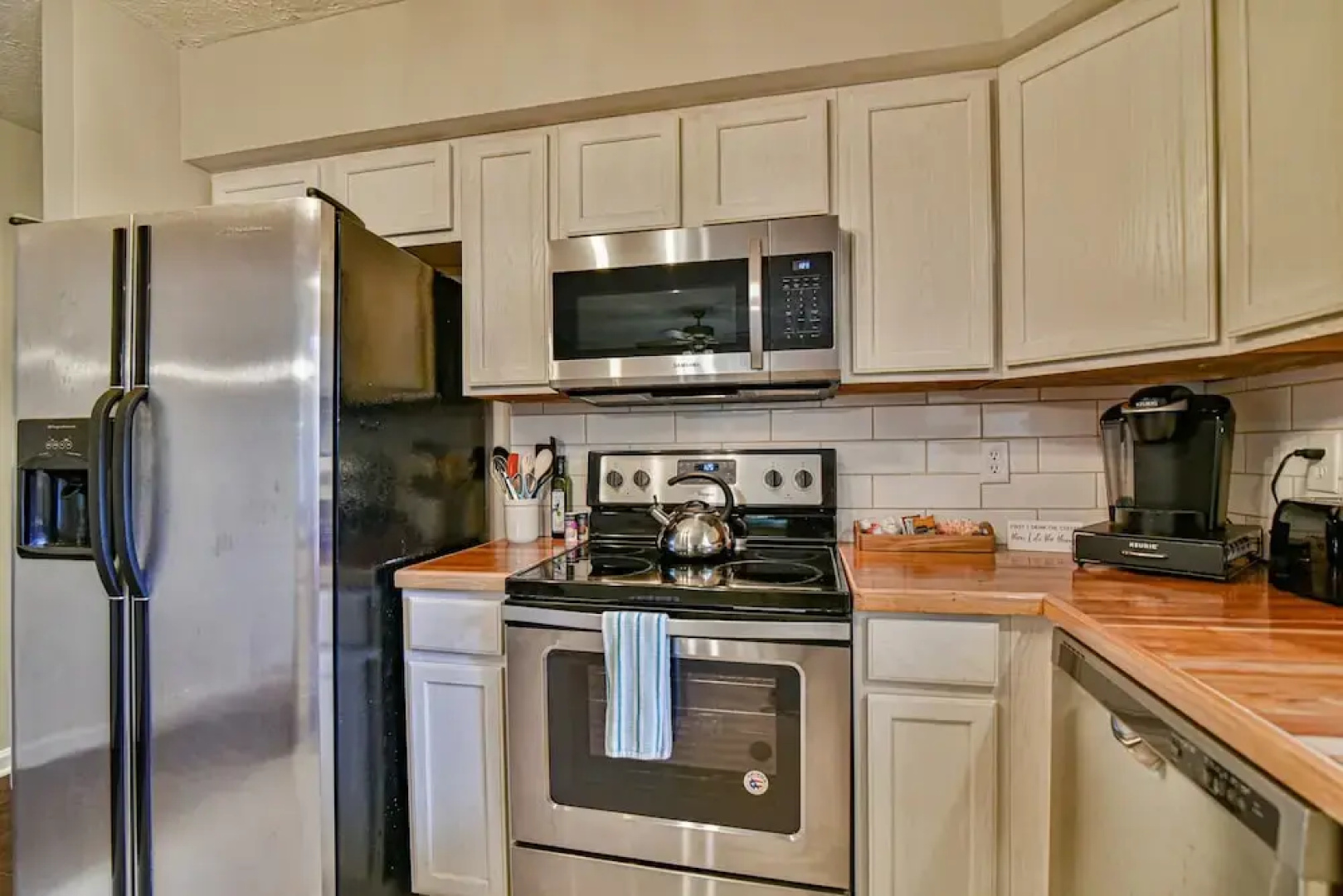 2 BR apt near Mtn to Sea Hiking Trail