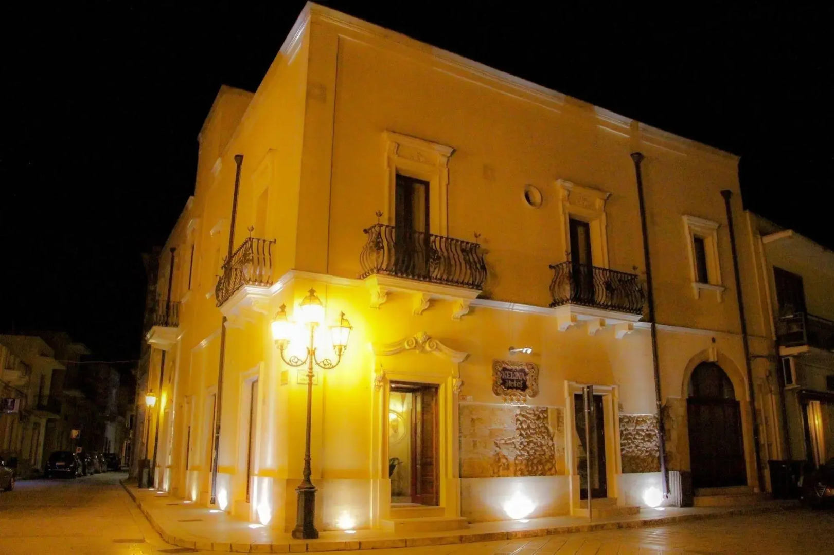 Kelina Charme Hotel by Cantine Due Palme