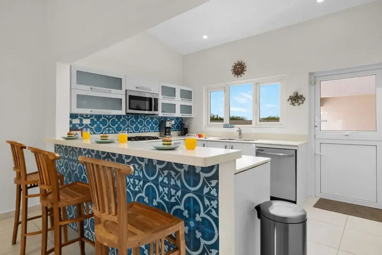 Central 4br3ba Villa w Ocean Views Private Pool