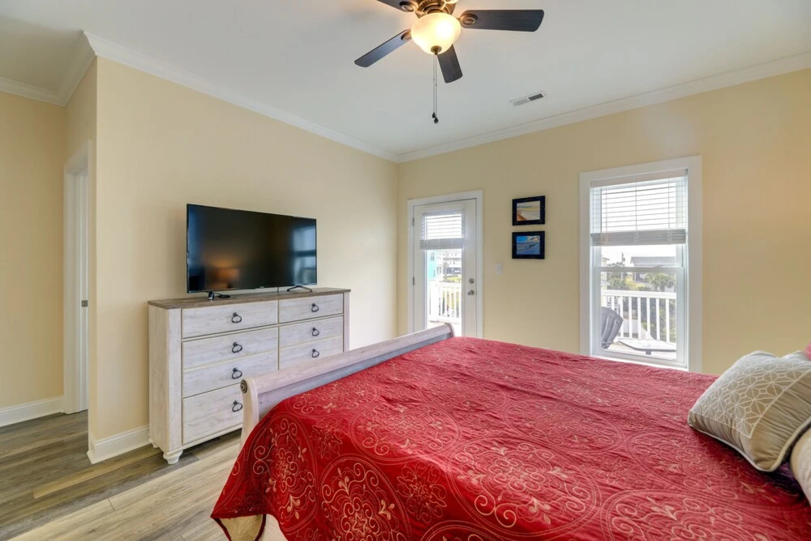 Emerald Isle Getaway w/ Decks & Beach Views!