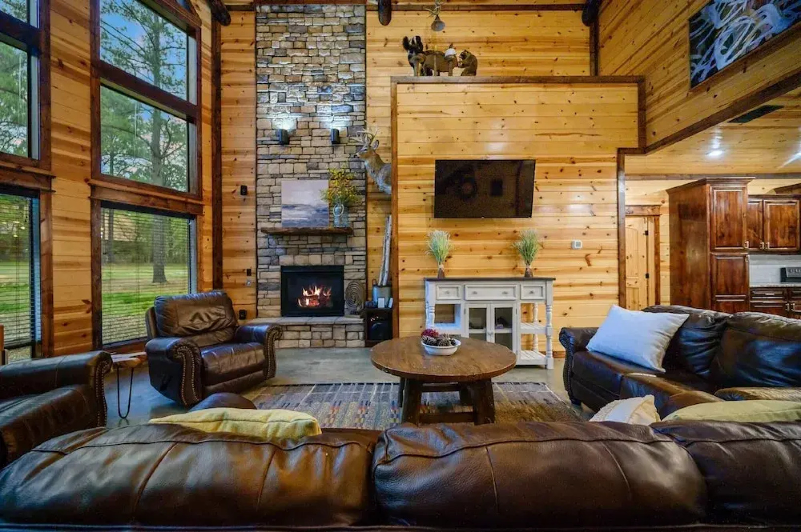 Sugar Daddy Cabin for 13!