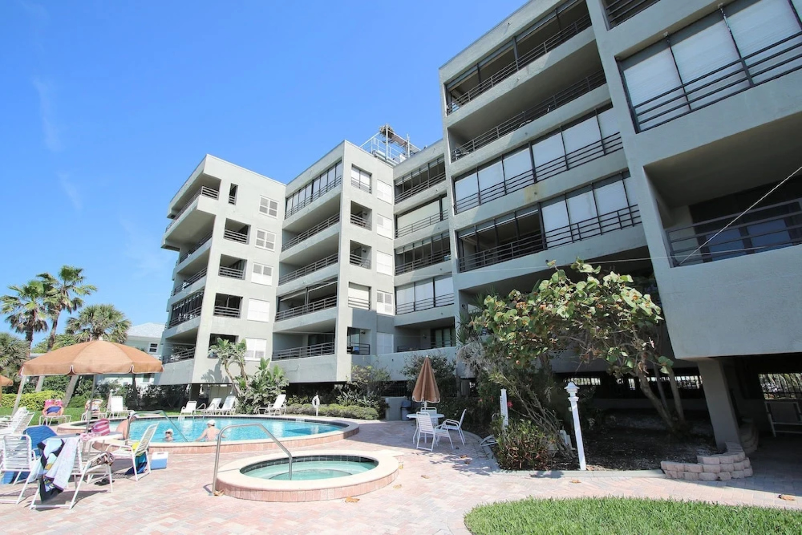Pier House 402