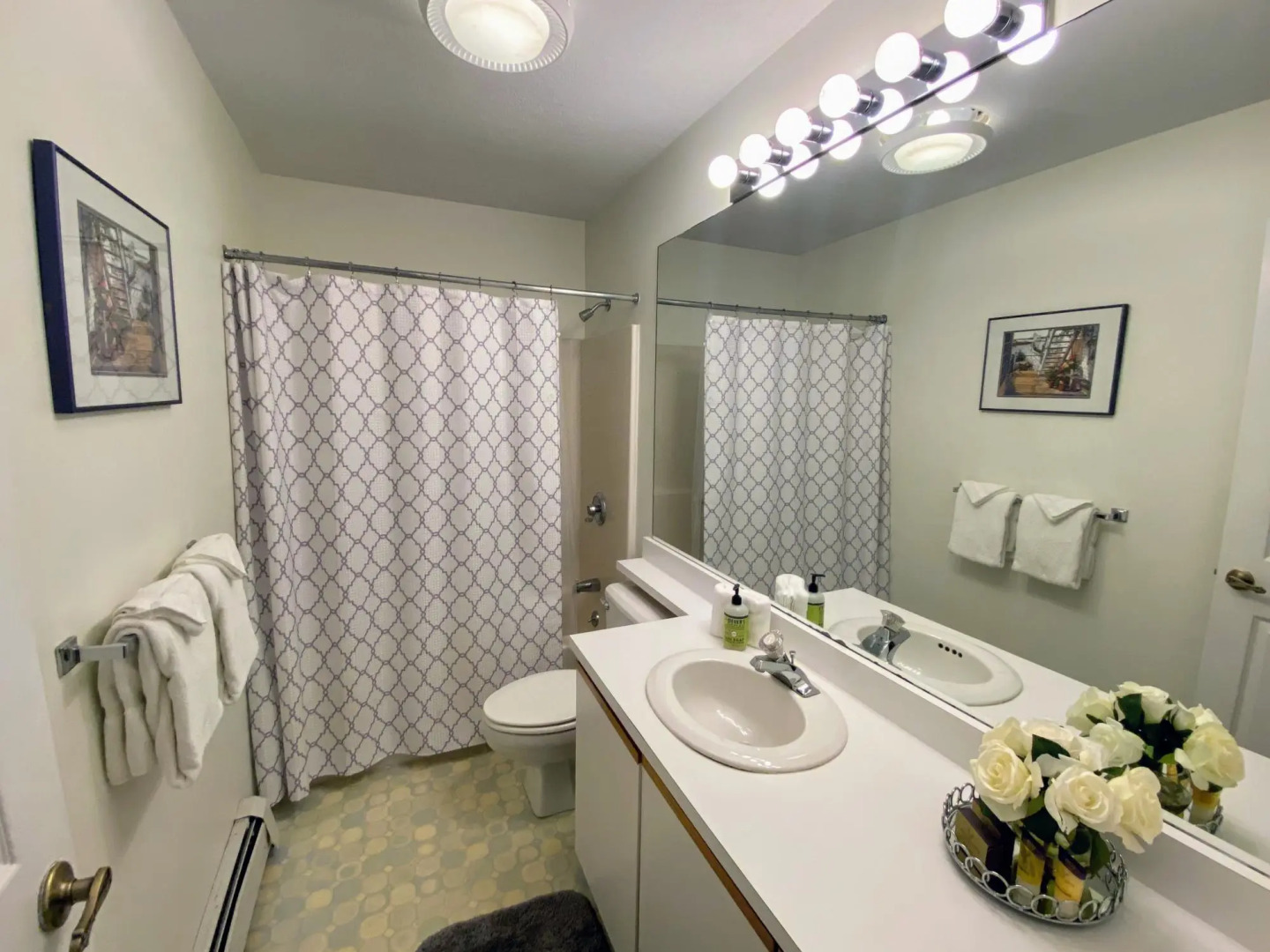 FV4 Fairway Village Condo, close to Omni Mount Washington! Fireplace, wifi, golf, skiing!