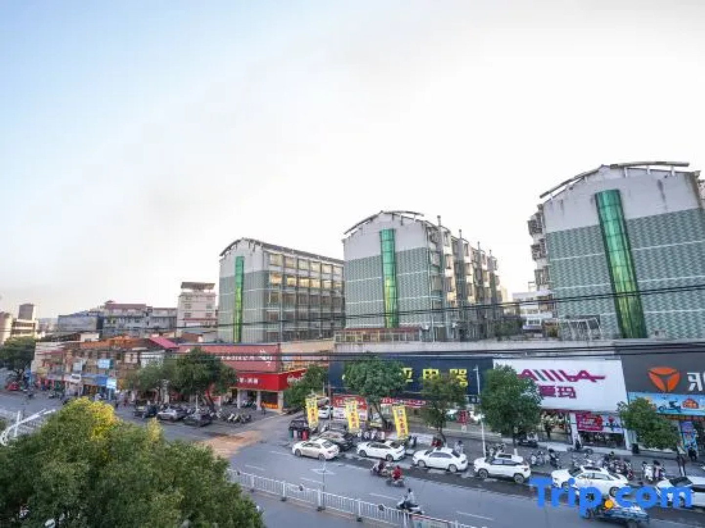 Ruijin Huanpeng E-sports Hotel