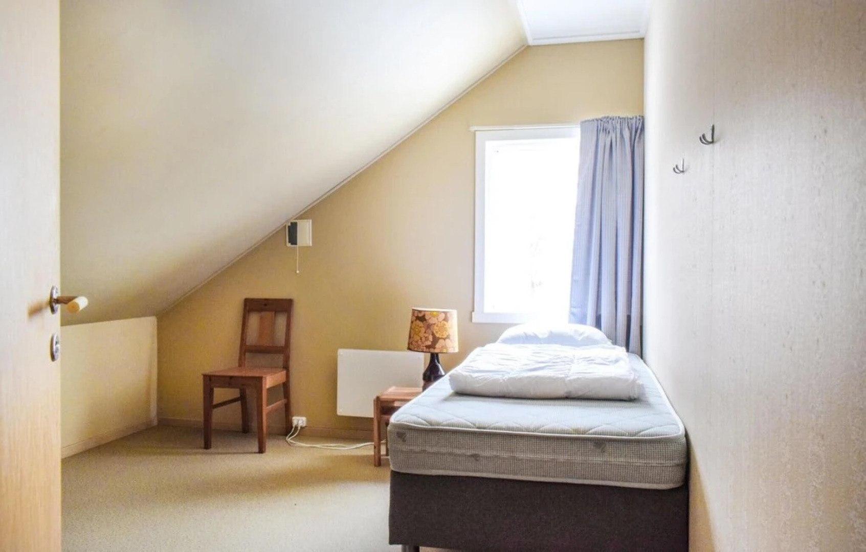 Nice Home in Lavik With Wifi and 5 Bedrooms