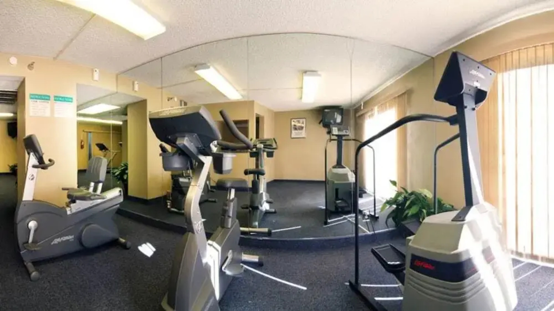 Radisson Suites Covina