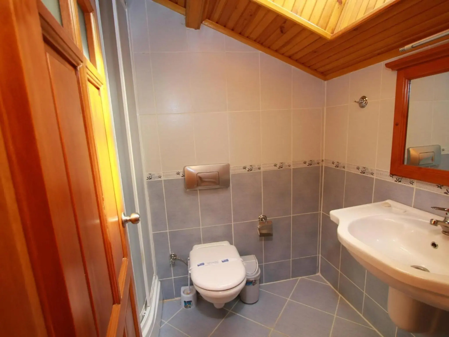 Sea Breeze Hotel & Apartments